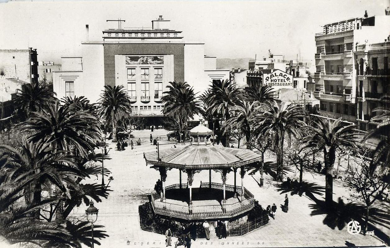 Sidi bel abbes 531- Place Carnot- Theatre COLLECTION DES AMIS DE ND DE SANTA CRUZ.jpg